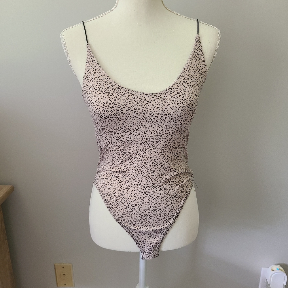 COPY - Gaze Cheetah Print Bodysuit Size XS EUC
